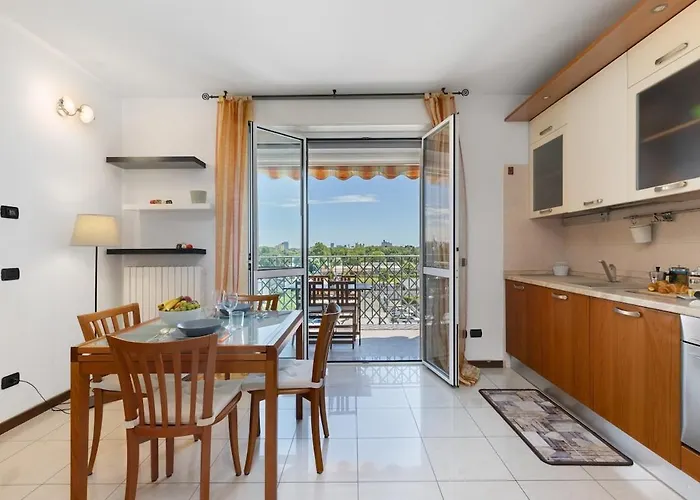 Elegant Terrace Flat Parking Near Rho Fiera Mi